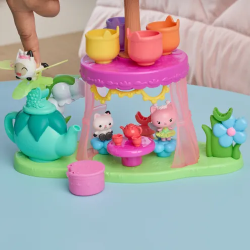 Gabby's Dollhouse Fairylandia Flutter-iffic Tea Party Playset