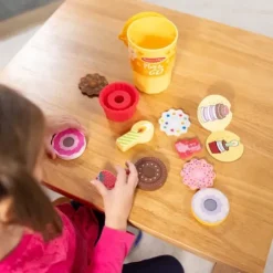Melissa & Doug Play to Go Cake and Cookies Food Play Set