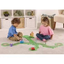 Peppa Pig Runabout Town Playset Whizz Around
